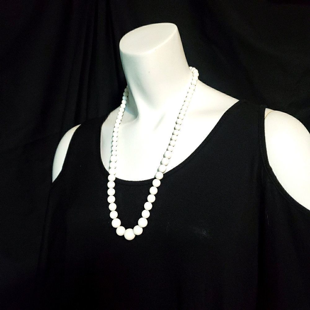 Vintage White Beaded Necklace